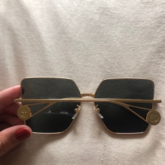 SOLD ✨Gucci Sunglasses - Picture 2 of 6